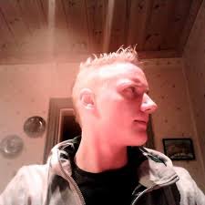 Hi, my name is adam (but most of you already know that, ha!), i sing in a band called dot se (youtube.com/dotsemusic), check us out!anyway. Adam Lundgren Crazyadis Twitter