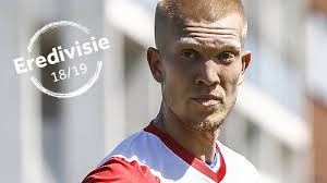 Denzel dumfries pictures, articles, and news. Eredivisie 18 19 Familieman Dumfries In Vier Jaar Van Amateurs Naar Miljoenenbal Nos