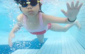 If they want to swimming underwater. 11 318 Girl Swimming Underwater Photos Free Royalty Free Stock Photos From Dreamstime