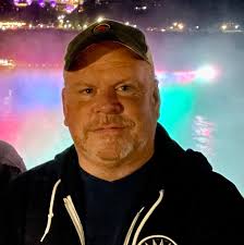 Kentucky Lake cave hangout ideas and decor