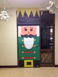 Pin By Paola Solis On Christmas Time Door Decorations Classroom Christmas School Door Decorations Christmas Classroom