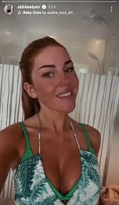 Abbie Lynn's Instagram, Twitter & Facebook