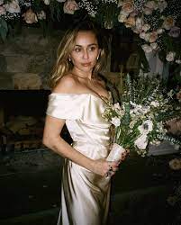 Now that the seal has been broken — the embargo! Miley Ray Cyrus On Twitter Miley Cyrus Style Miley Cyrus Wedding Celebrity Wedding Dresses