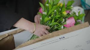 Urban stems fresh flowers has served colombo for many years by delivering flowers of only the freshest and highest quality blooms. Urbanstems The Packaging Is Part Of The Experience Youtube