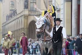 Photos from the 31st annual belmont shore christmas parade in long beach, ca. Parade Float Themes Celebration Joy