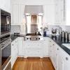 With the small kitchen, you have fewer options in terms of design, but this can be a good thing. 1