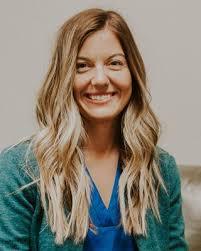 Hillary Wolfe's Instagram, Twitter & Facebook