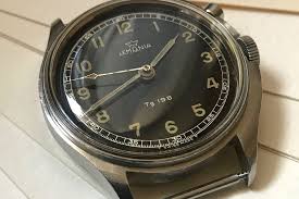 Histoire d'or and marc orian are the no 1 and no 2 players in the french jewellery retail market selling affordable precious jewellery from 580 stores, mainly in shopping malls. Les Montres Disent L Heure Mais Racontent Aussi Des Histoires