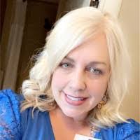 Lori Hess's Instagram, Twitter & Facebook