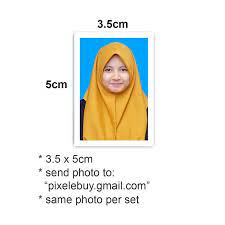 Anda perlu memakai pakaian yang berwarna gelap yang menutupi bahu dan dada. Ready Stock Passport Size Photo Gambar Saiz Passport Gambar Resume Shopee Malaysia