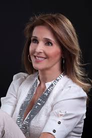 Feria internacional del libro en Bogotá recibe a Vivian Pellas y su obra  literaria