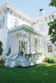 Love This Porch Hannibal French House Sag Harbor Ny Traditional Exterior French House Traditional Exterior Pretty House