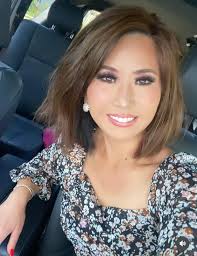 🤭 Sometimes, you have to chop, chop the deadweight and start fresh!  Rocking with the short, lighter hair.🫰🏼💕