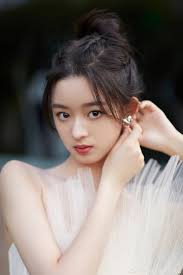 Sao nhí 14 tuổi thay thế Lưu Diệc Phi trong 'Tiên kiếm kỳ hiệp'