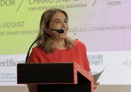 Azucena Vázquez (Escuela21): "La tecnología no debe ser para sustituir al  profesorado, sino para potenciarlo" - Éxito Educativo