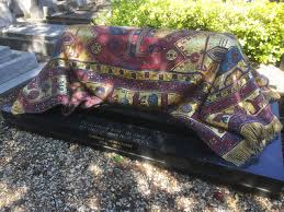 Rudolf khametovich nureyev was a soviet ballet dancer, considered a prominent figure of the art in rudolf nureyev was known to be a bisexual. Sainte Genevieve Des Bois Russian Cemetery Tripadvisor