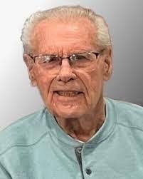 Edward Gadomski's Instagram, Twitter & Facebook