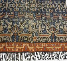 Man S Shoulder Or Hip Cloth Hinggi Sumba The Met Sumba Antique Textiles Textile Museum