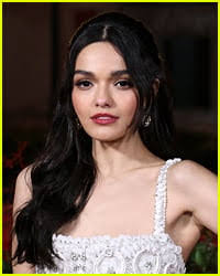 Lisa Maroon's Instagram, Twitter & Facebook