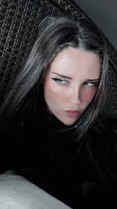 Danielle Seng's Instagram, Twitter & Facebook