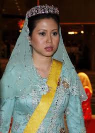 If you only have hammer, you tend to look every problem as a nail ~ amh awb ~. Royal Rumormonger Royalwatcher Azrinaz Mazhar Binti Hakim Mazhar