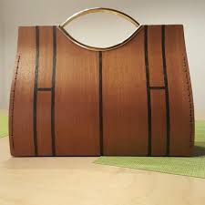 Handtasche aus essigbaumholz und leder. Handtaschen Aus Holz Posts Facebook