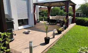 Wenn eine neue terrasse geplant ist oder die alte ein neues gesicht bekommen soll, bieten diese inspirativen artikel, ratgeber und anleitungen anregungen und informationen. Terrasse Holz Holz Sinsel