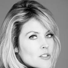 Robin Lynn's Instagram, Twitter & Facebook