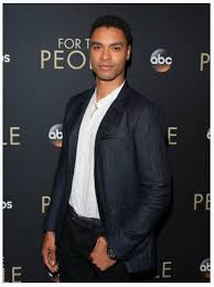 Le duc de hastings, en direct de new york. Rege Jean Page Imdb