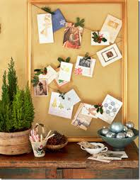 However, with so many holiday greeting cards being sent to you by your friends and family members, you may be seeking an aesthetically pleasing way to display them all. Beautiful And Simple Ideas For Displaying Christmas Cards Simplified Beesimplified Bee