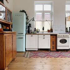 Ja es kann bestimmt schick aussehen aber in der küche wird gearbeitet, es fallen lebensmittel oder schmutz auf den boden und. Ich Liebe Einfach Unseren Teppich In Der Kuche All