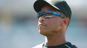 Rickey Henderson, Hall of Famer and MLB's all-time leader in stolen bases  and runs, dies at 65