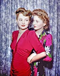 Olivia De Havilland And Sister Joan Fontaine A Feud Followed In Hollywood For Decades Olivia De Havilland Olivia Havilland Hollywood
