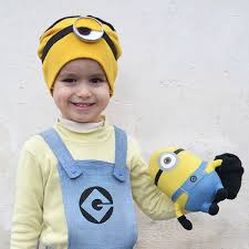 Alla fine per carnevale ha voluto indossare il solito vestito dei supereroi rimanendo molto deluso del nuovo costume. Despicable Me Costumes Make A Diy Stuart Minion Costume Cucicucicoo