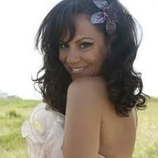 Listen to Samba De Orly by Bebel Gilberto in Bossa Nova 😌 playlist online  for free