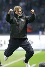 41 yaşındaki rose, oyunculuk kariyerini 2011 yılında mainz'da noktalamıştı. Marco Rose Ist Schon Der Funfte Bundesliga Trainer Den Mainz 05 Hervorgebracht Hat
