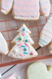 Often stabilizers like cream or tartar, lemon juice or vinegar are use icing made with pasteurized liquid products without 5 days, store it in the fridge. Sugar Cookies With Royal Icing Cup Of Ambition