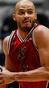 Shavon Shields e l'Olimpia vanno avanti insieme