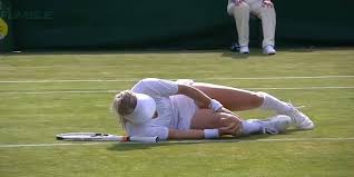 We regularly add new gif animations about and. Grievement Blessee A Wimbledon Bethanie Mattek Sands A Retrouve Les Courts Videos Dh Les Sports