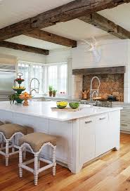 La Poutre En Bois Dans 50 Photos Magnifiques En 2020 Cuisine Rustique Poutre Bois Cuisines Design