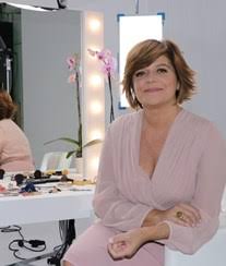 She is a writer and actress, known for o segredo (2001), poderosas (2015) and lusitana paixão (2003). Julia Pinheiro Troca Casa De 8500 Euros De Renda Por Uma Mais Barata A Ferver Vidas