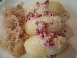 Verboten Gut Hoorische Mit Specksauce Sauerkraut Klosse Rezept Kartoffelklosse Rezept Kochen Und Backen Rezepte