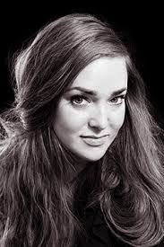 Esther Munster's Instagram, Twitter & Facebook