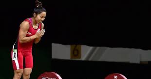 Chanu lifted 87 kg in the snatch and then assured herself of the silver by lifting 115 kg in clean & jerk. All You Need To Know About Mirabai Chanu India S First Gold Medallist At Gold Coast