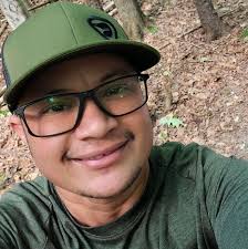 Who can install an aftermarket Apple CarPlay radio in a 2018 Nissan Sentra  SV?