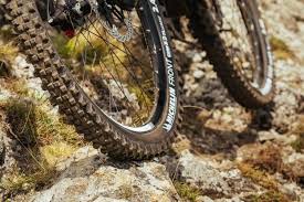 Nov 16, 2018 · the conventional wisdom is that your road bike tires last anywhere from 1,000 to 3,000 miles. How Long Do Bike Tires Last Lifespans Explored Bike Smarts