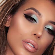 Makeup Looks That Will Make Your Brown Eyes Stand Out Prom Makeup For Brown Eyes Blue Eye Makeup Tutorial Blue Makeup