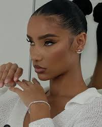 Monique Becker (xomomoxo93)