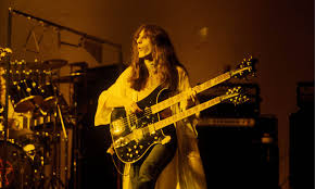 15 Best Bass Guitarists Of All Time