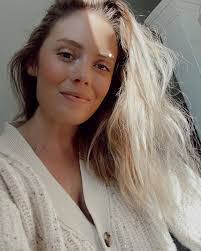 Jen Waite's Instagram, Twitter & Facebook